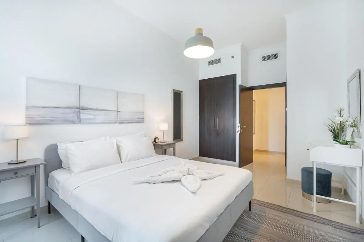 Charming Comfy 2-Bedroom Apartment In Dubai Marina