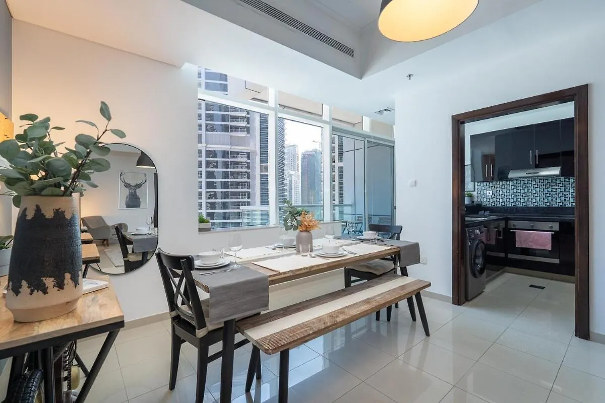 Charming Comfy 2-Bedroom Apartment In Dubai Marina 0*,
