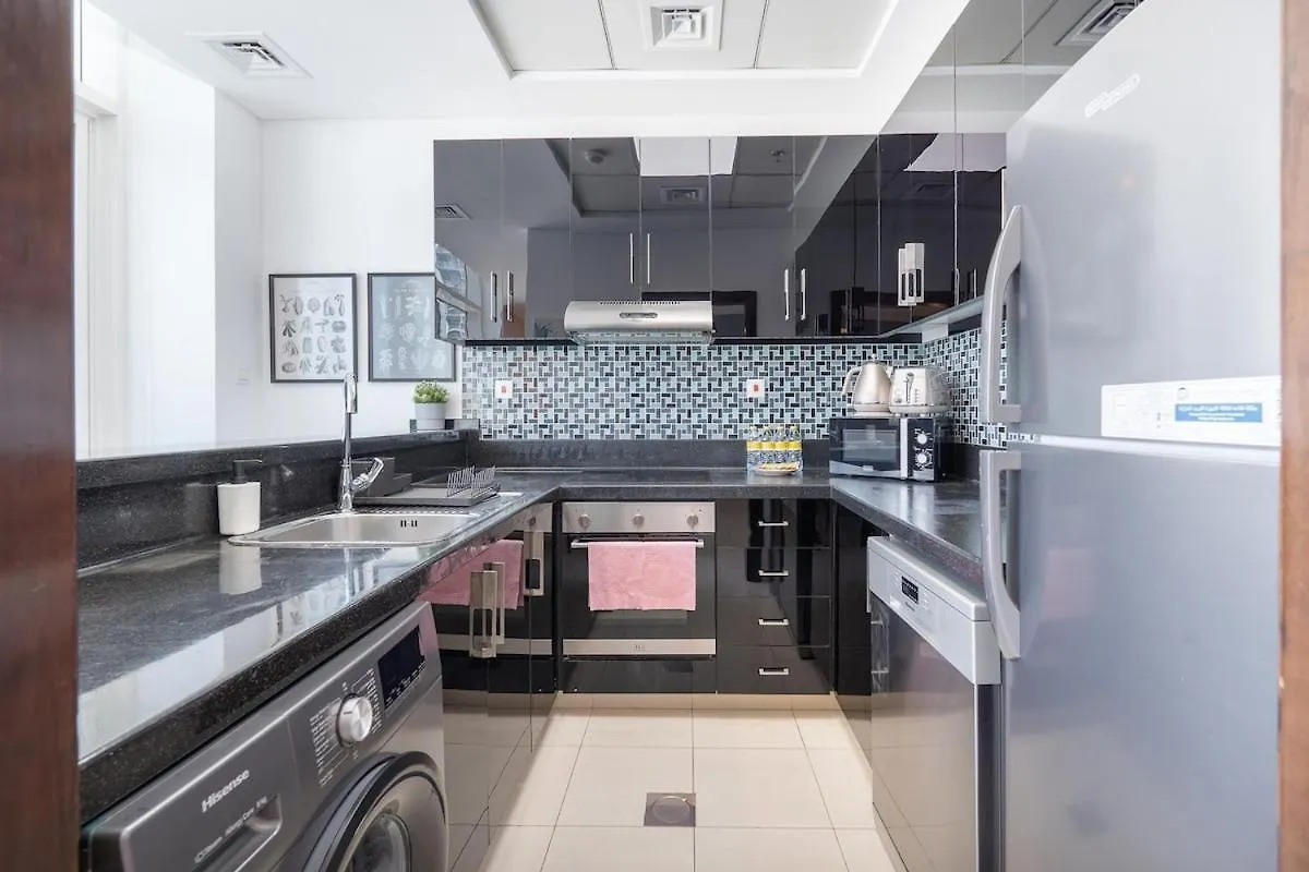Charming Comfy 2-Bedroom Apartment In Dubai Marina
